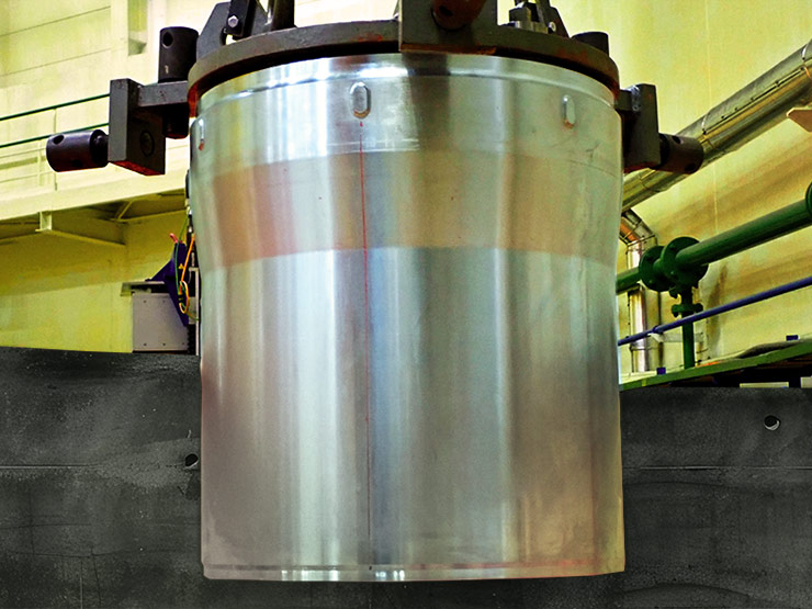 Horní část kolektoru se zavážecím přípravkem